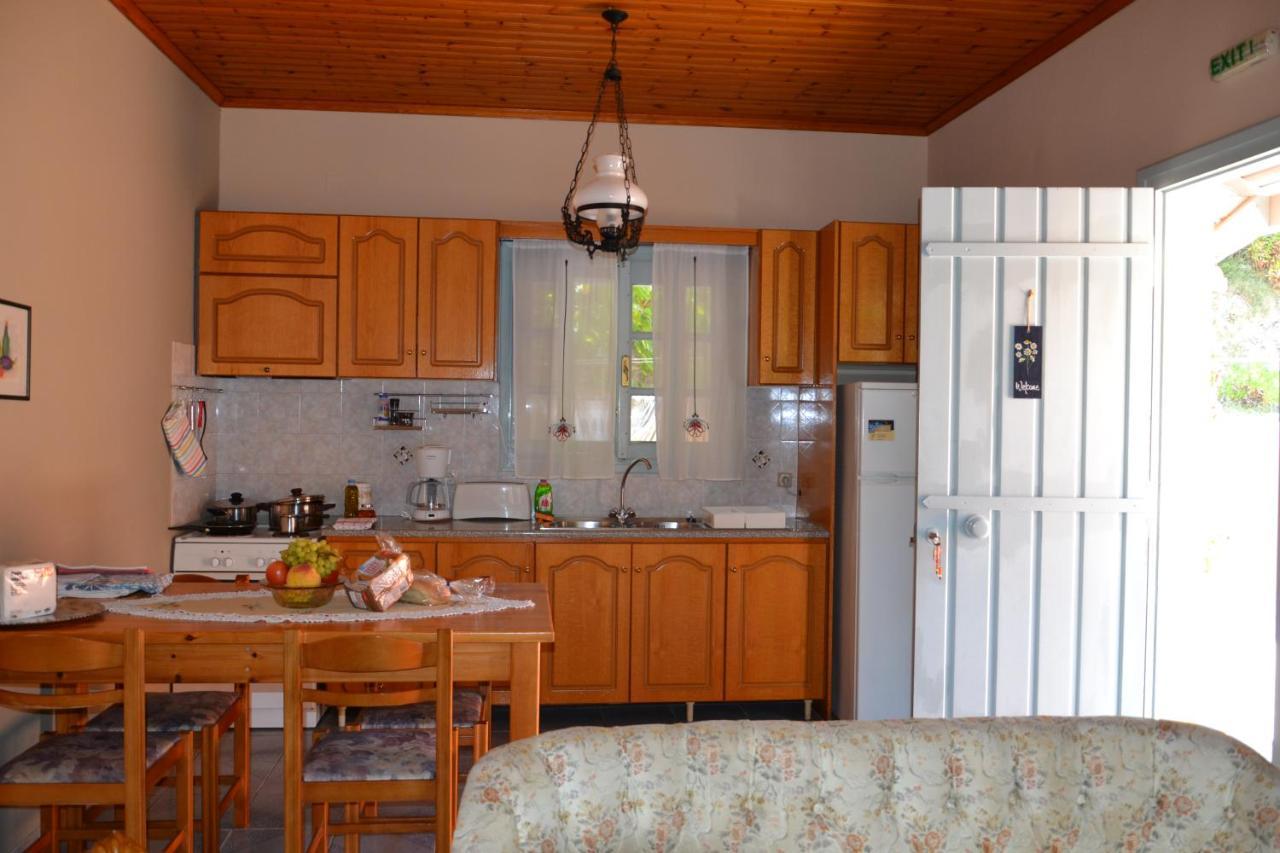 Mihaila Seaside: 2 Bedroom Bungalows Kefalonia Spartia  Exterior foto